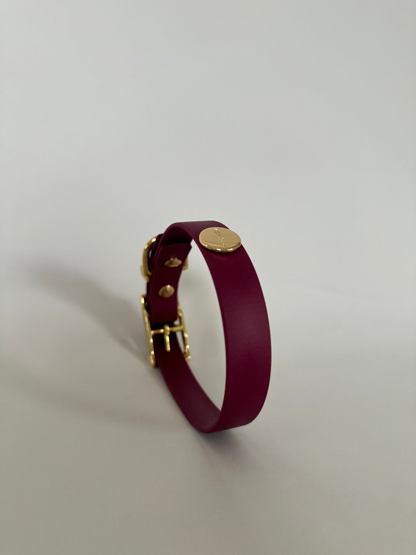 Dark Cherry Classic Collar